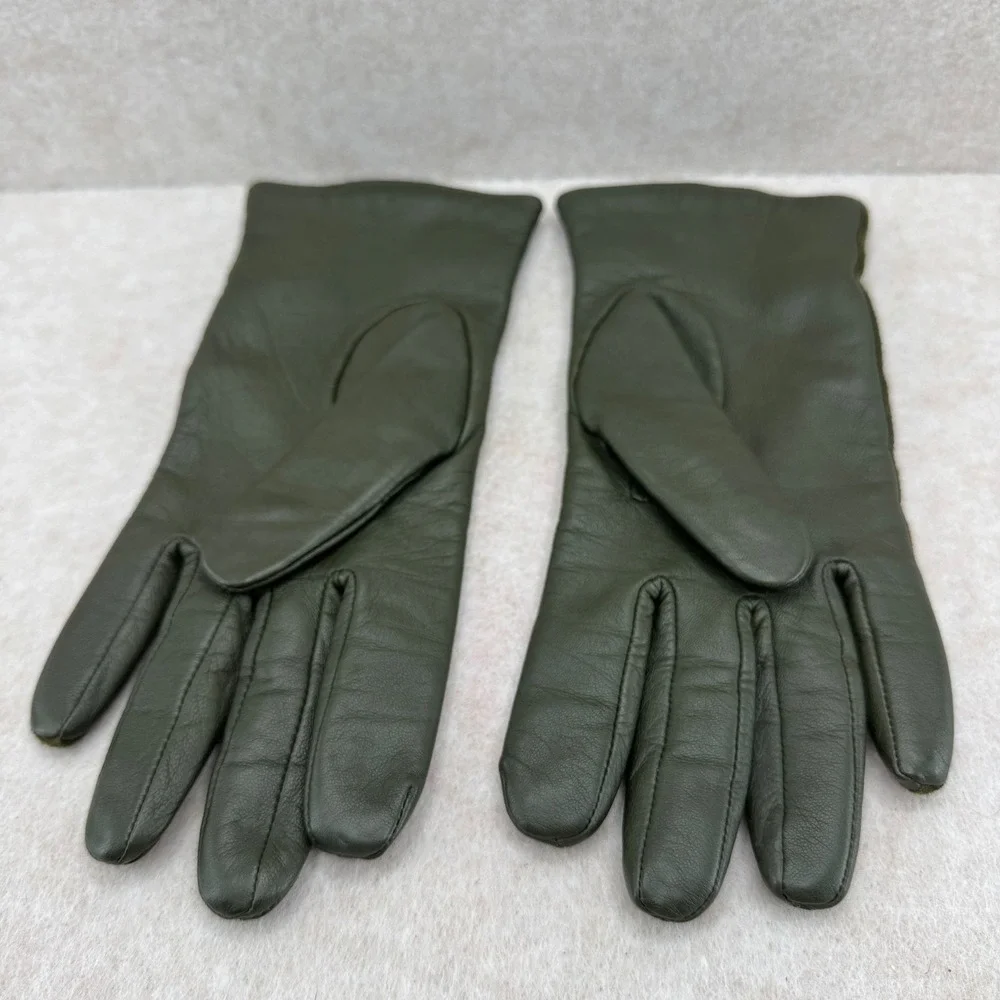 Unbranded‎ Leather Suede Gloves Medium Olive Green Button Detail Dark Academia
